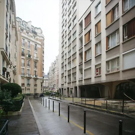 Batignolles - 4 Persons Paris